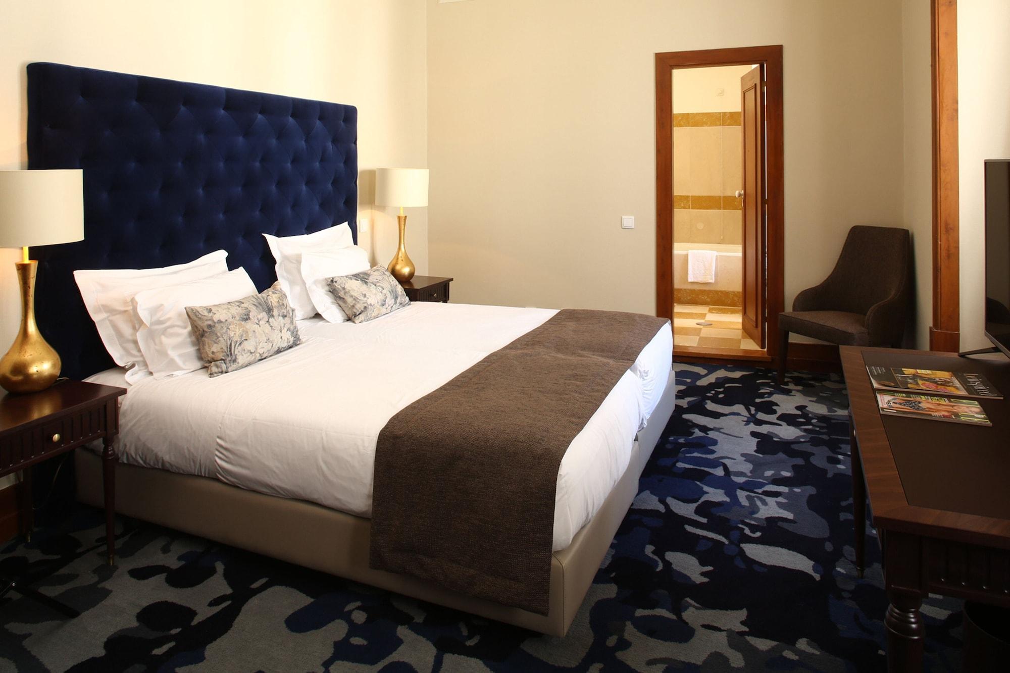 Hotel Quinta Das Lagrimas - Small Luxury Hotels Coimbra Exterior photo A room at the hotel