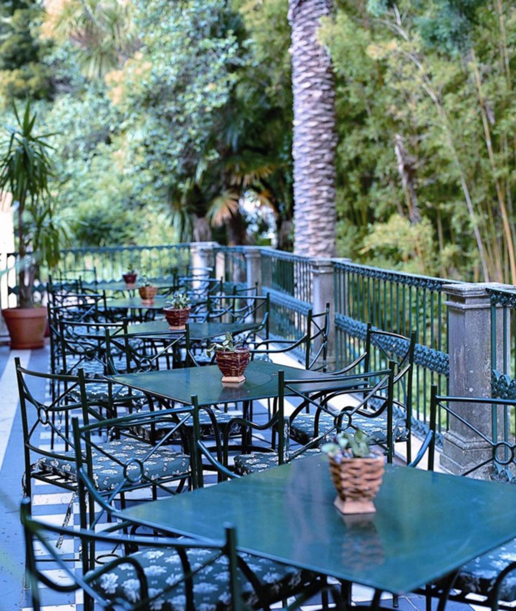 Hotel Quinta Das Lagrimas - Small Luxury Hotels Coimbra Exterior photo The patio at the San Diego History Center
