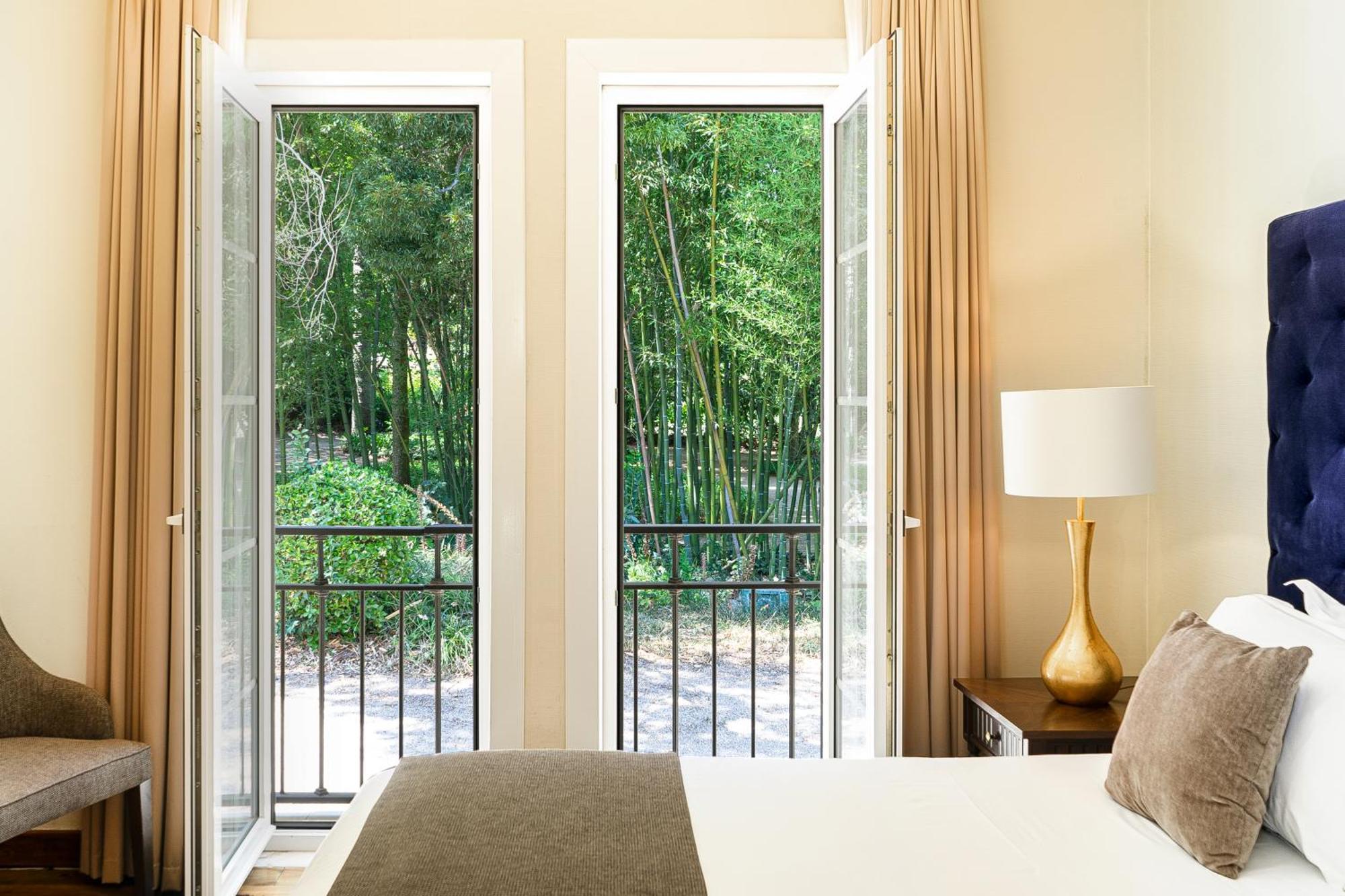 Hotel Quinta Das Lagrimas - Small Luxury Hotels Coimbra Room photo A guest room at the Hotel Indigo
